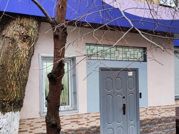 Вхід до клініки PALMIRA Mental, Київ
